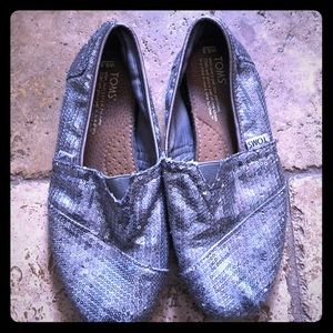 Women’s Toms silver sequence
